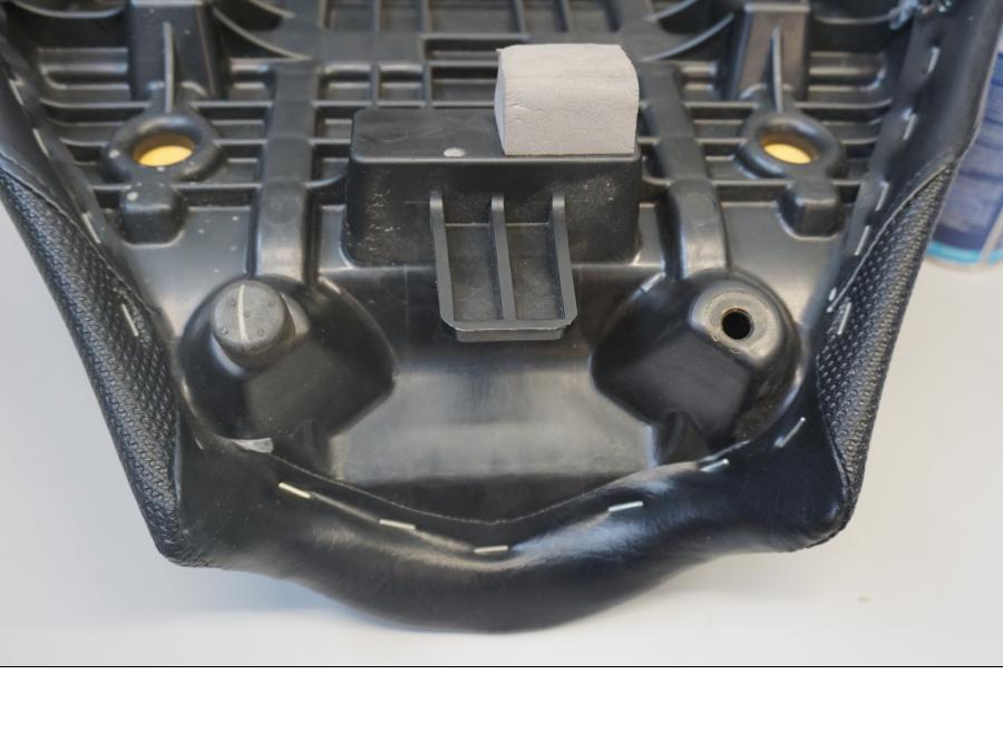 Snett uppifrån på Sadel från en Suzuki VZ 800 -2009 motorcykel.