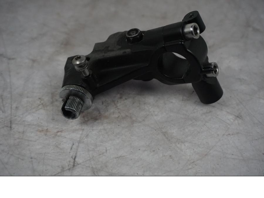 Höger sida på Kopplingsklo från en Triumph Tiger Explorer -2016 motorcykel.