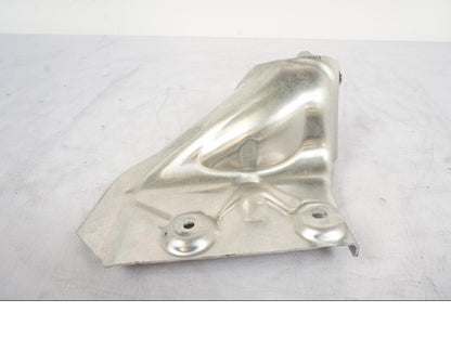 Höger sida på Värmeskydd från en Honda VFR 1200 -2010 motorcykel.