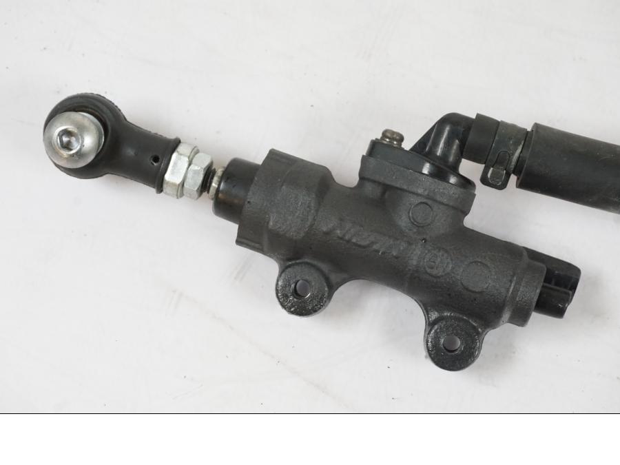 Baksidan på Bromshuvudcylinder från en Honda CBR 1000 RR -2007 motorcykel.