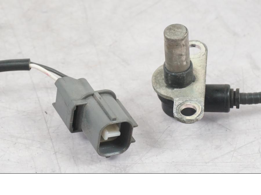 Baksidan på ABS givare från en Suzuki GSF 1250 -2010 motorcykel.