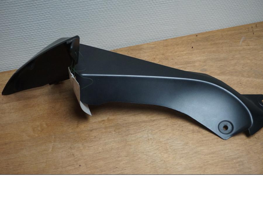 Baksidan på Toppkåpsinsida från en Suzuki GSX-R 750 -2010 motorcykel.