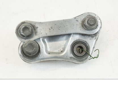 Snett uppifrån på Stötdämparlänkage från en BMW F 650 CS -2003 motorcykel.