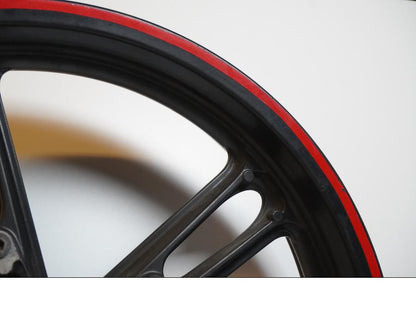 Extrabild4 på Fälg från en Yamaha YZF-R 125 -2009 motorcykel.