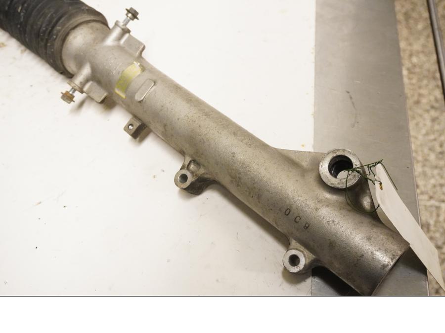 Snett uppifrån på Gaffelben från en Honda XL 650 V -2000 motorcykel.