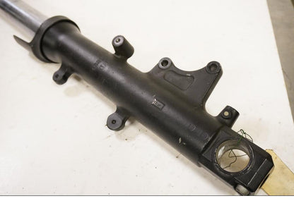 Snett uppifrån på Gaffelben från en Kawasaki ZX-9R -2002 motorcykel.