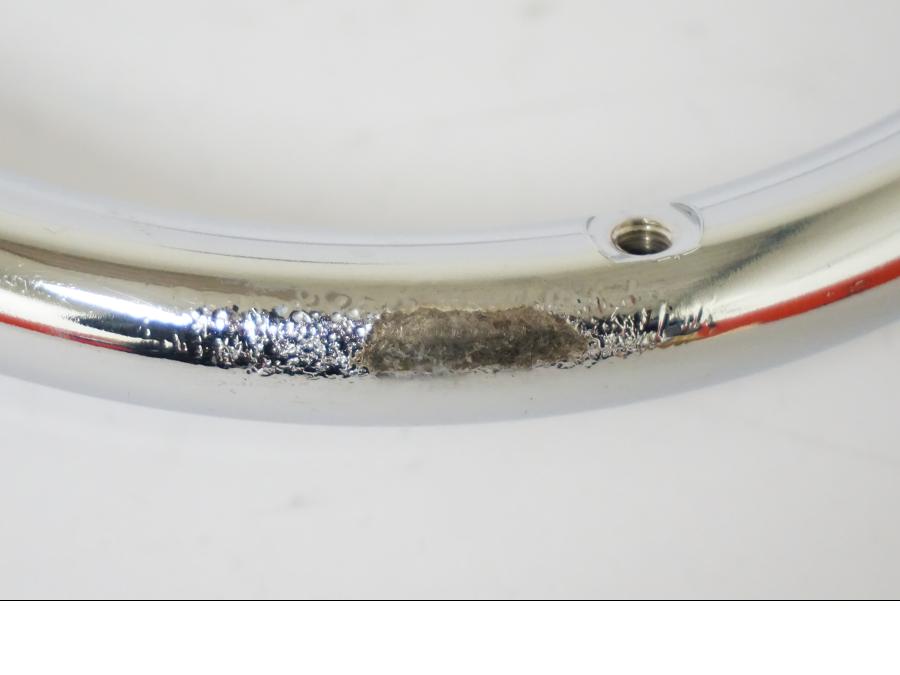 Snett uppifrån på Framskärmsstag från en Honda VT 1100 C -2002 motorcykel.