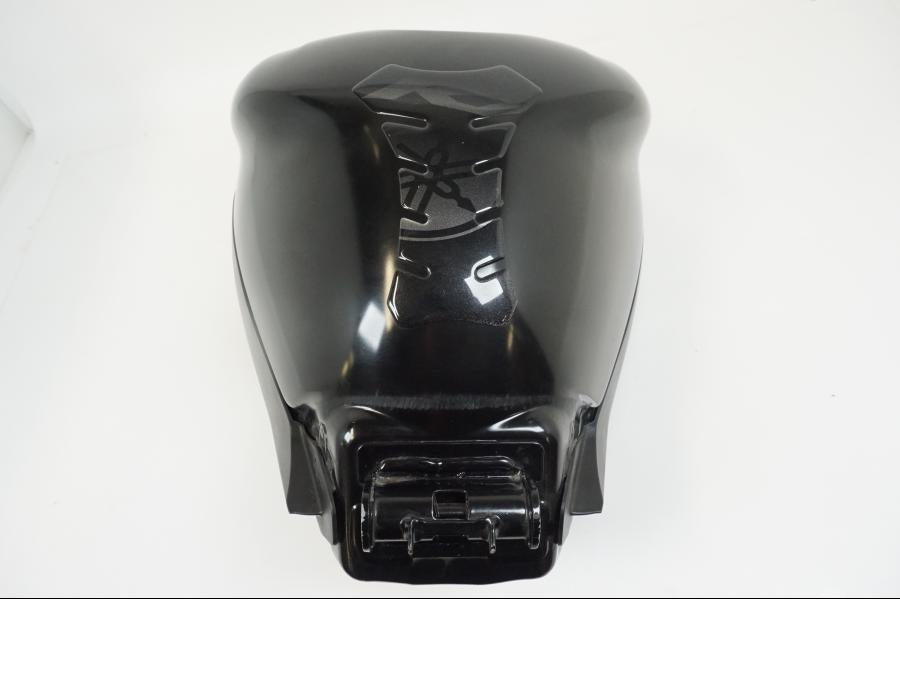 Baksidan på Bensintank från en Yamaha YZF 1000 R1 -2002 motorcykel.