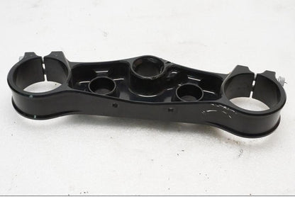 Baksidan på Gaffelkrona från en KTM 690 SMCR -2019 motorcykel.