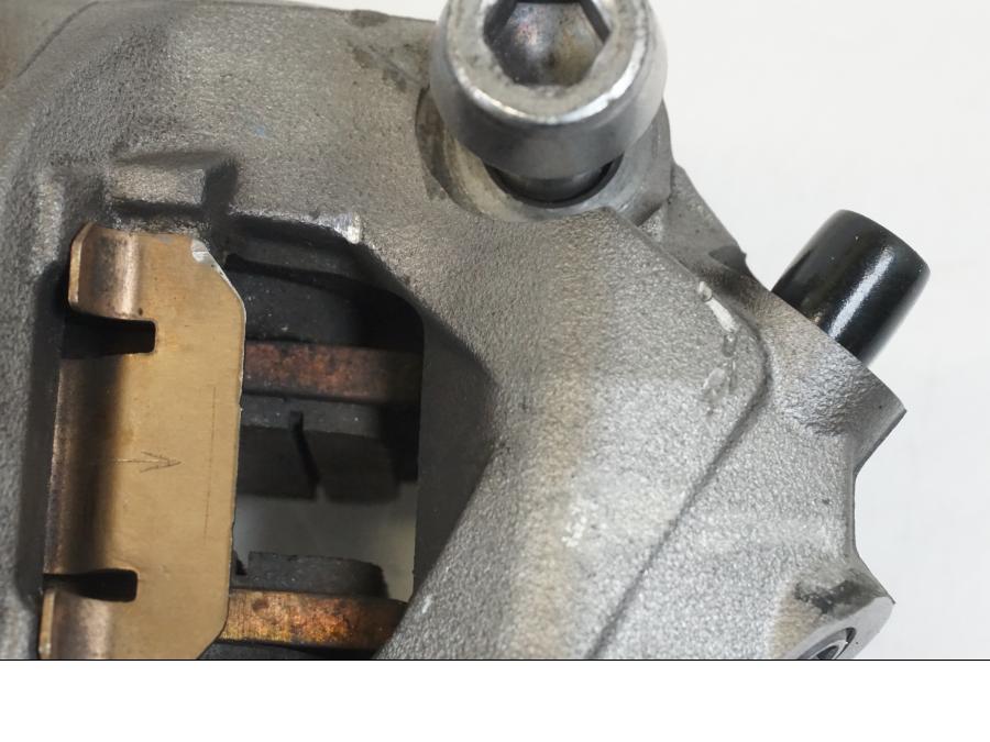 Extrabild2 på Bromsok från en Triumph Speed Triple -2021 motorcykel.