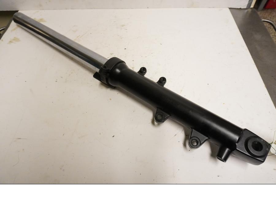 Framsidan på Gaffelben från en Triumph TT 600 -2001 motorcykel.