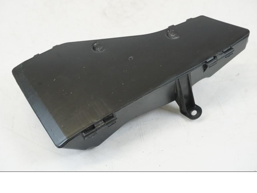 Framsidan på Verktygslåda från en Husqvarna 701 Supermoto -2020 motorcykel.