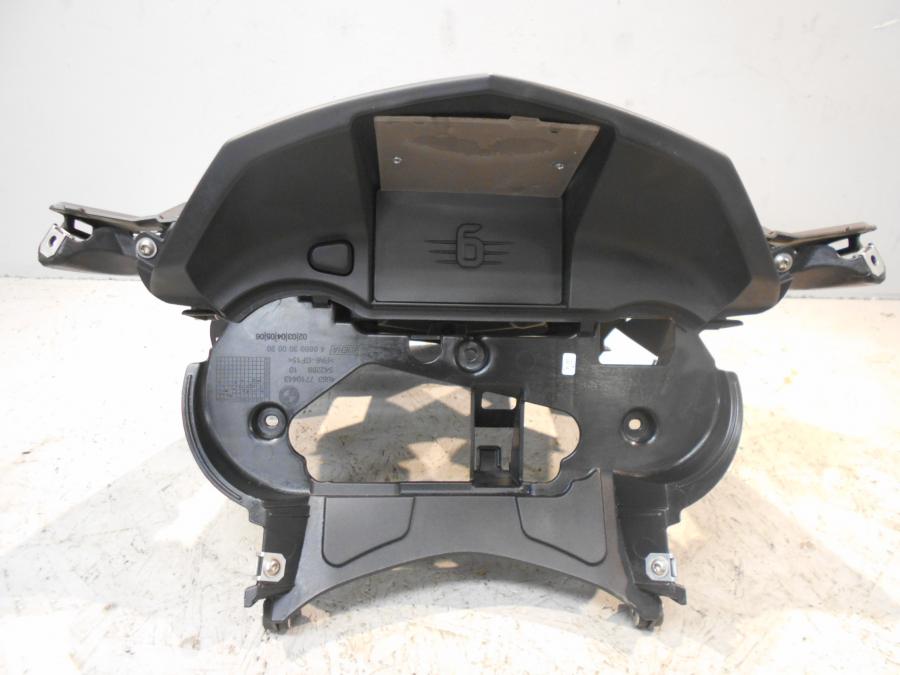 Baksidan på Toppkåpsinsida från en BMW K 1600 -2015 motorcykel.