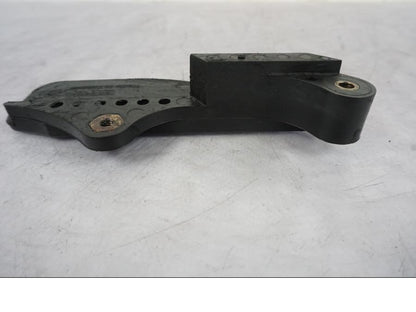 Snett uppifrån på Kedjeskydd från en KTM 640 SM -2005 motorcykel.