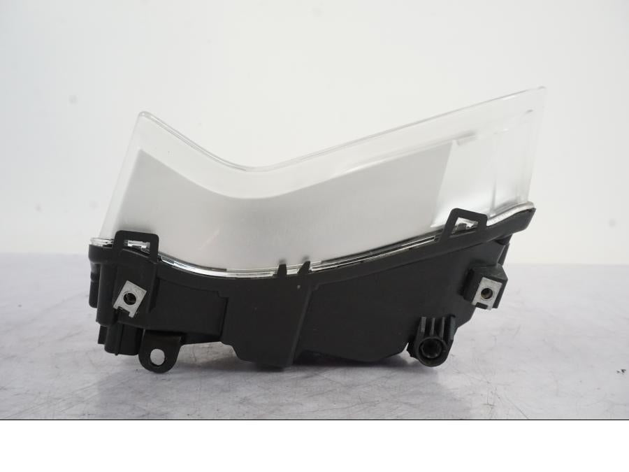 Höger sida på Strålkastare från en KTM 1290 Super Duke -2019 motorcykel.