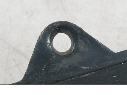 Snett nerifrån på Sidkåpa från en Suzuki GSX 1300 RX -1999 motorcykel.