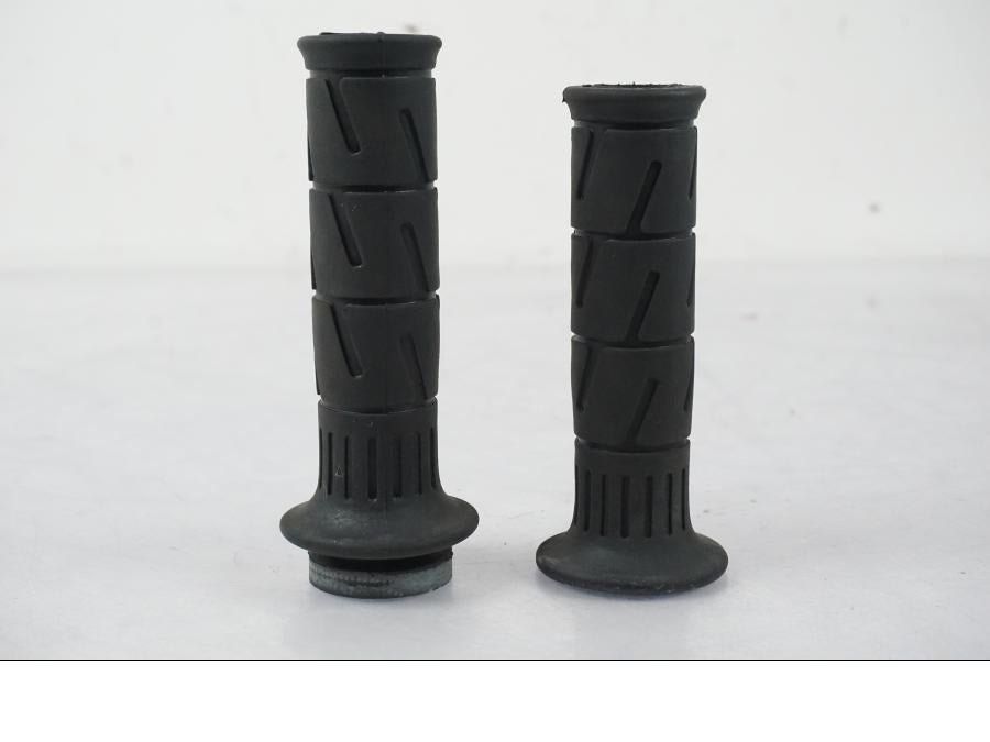 Höger sida på Gummihandtag från en Kawasaki ZX-6R -2005 motorcykel.