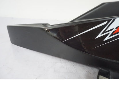 Snett uppifrån på Sidkåpa från en Yamaha YZF-R 125 -2008 motorcykel.