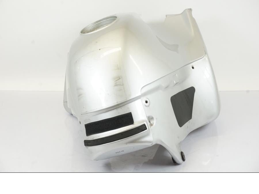 Vänster sida på Bensintank från en BMW R 1150 RS -2003 motorcykel.