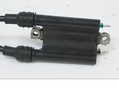 Baksidan på Tändspole från en Honda CB 650 R -2019 motorcykel.