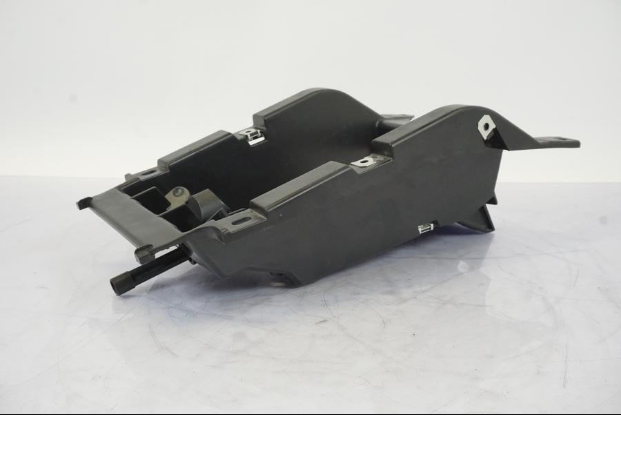 Snett uppifrån på Undertail från en BMW S 1000 XR -2019 motorcykel.