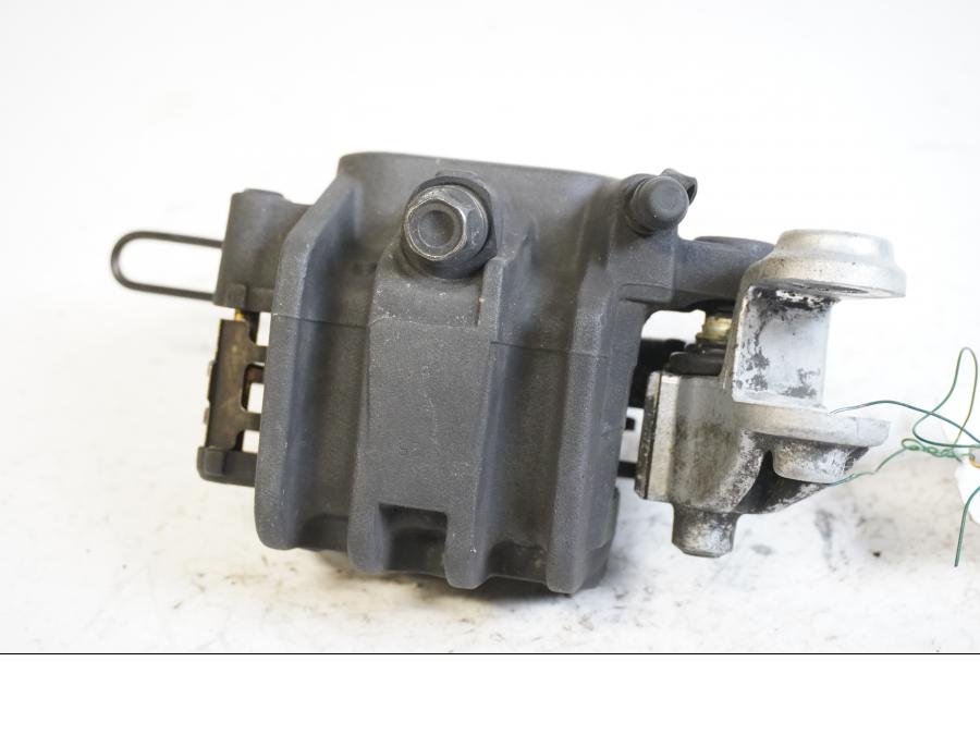 Baksidan på Bromsok från en Honda CBR 600 -1995 motorcykel.