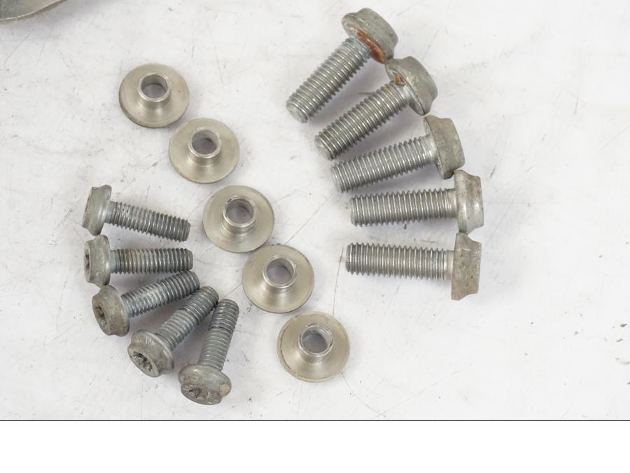 Extrabild1 på Hasplåt från en BMW R 1250 GS -2019 motorcykel.