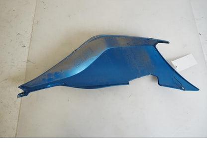 Framsidan på Bakvinge från en BMW K 1200 S -2007 motorcykel.