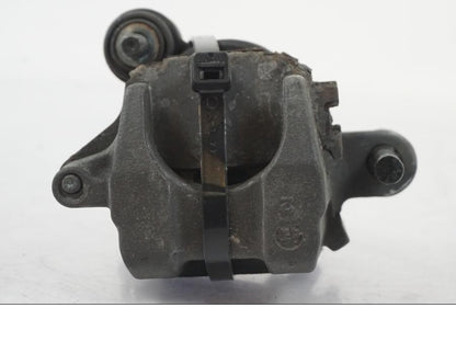 Vänster sida på Bromsok från en Suzuki SV 650 S -2005 motorcykel.