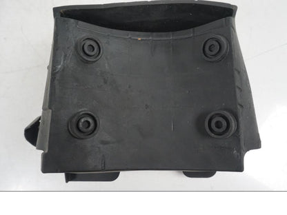 Extrabild2 på Batterihållare från en Ducati Hyperstrada -2013 motorcykel.