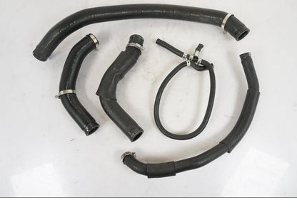 Framsidan på Vattenkyl Slang Set från en Honda VFR 1200 -2010 motorcykel.