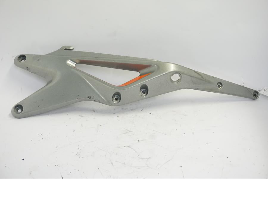 Framsidan på Bakram från en KTM 790 Duke -2018 motorcykel.