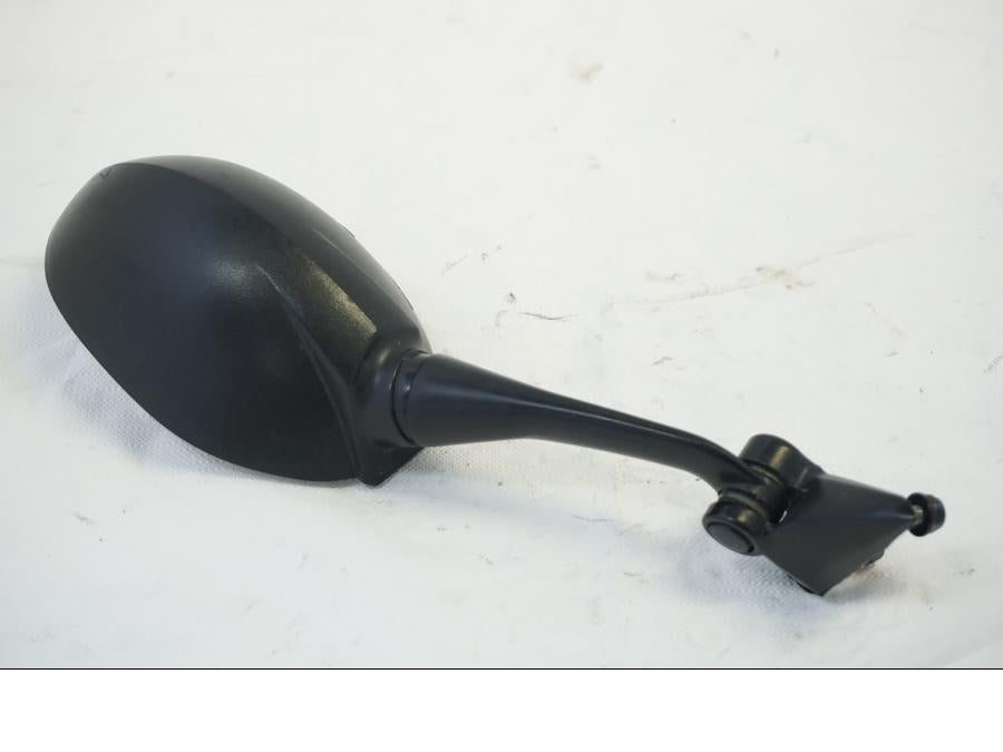 Höger sida på Backspegel från en Triumph Daytona 675 -2010 motorcykel.