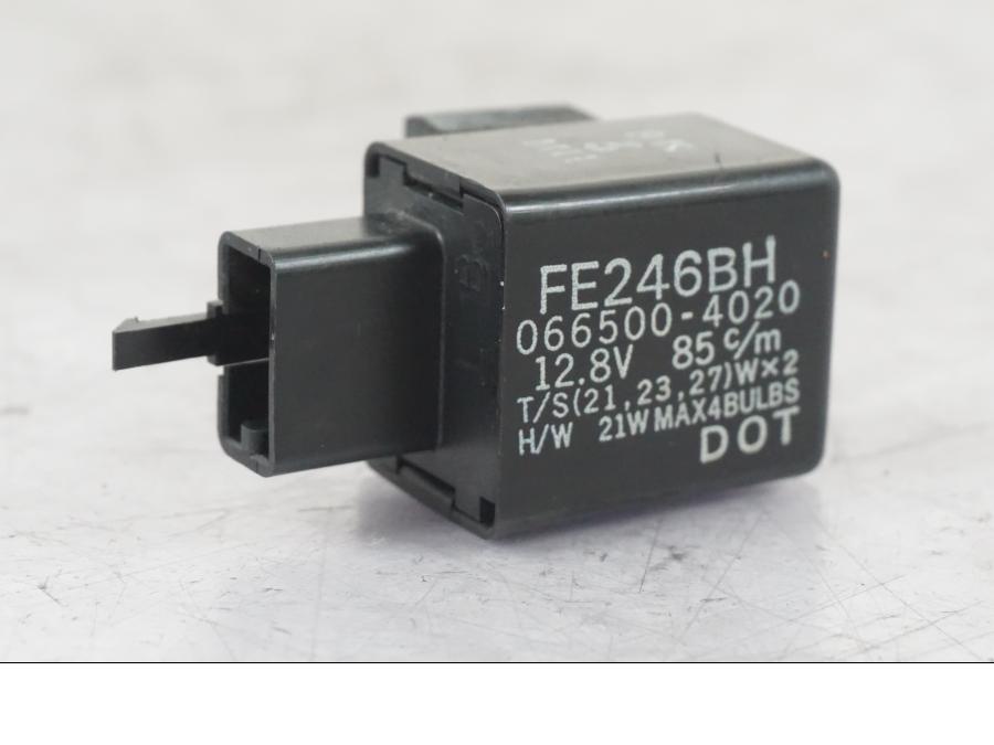 Framsidan på Blinkersrelä från en Kawasaki ZZ-R 1400 -2009 motorcykel.