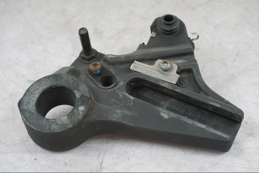 Vänster sida på Bromsoksfäste från en BMW S 1000 RR -2010 motorcykel.