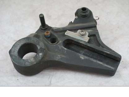 Vänster sida på Bromsoksfäste från en BMW S 1000 RR -2010 motorcykel.