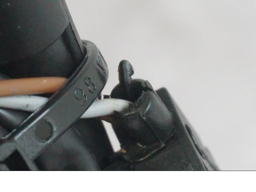 Höger sida på Bromsljuskontakt från en KTM 1290 Super Duke R -2022 motorcykel.