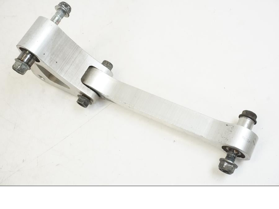 Vänster sida på Stötdämparlänkage från en Yamaha YZF 1000 R1 -2009 motorcykel.