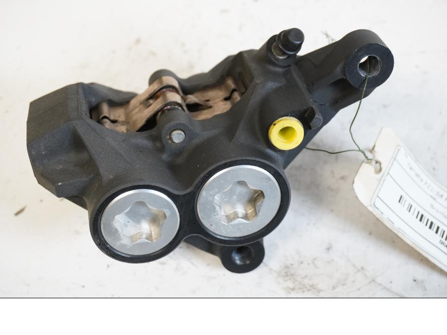 Framsidan på Bromsok från en Yamaha FZ1-SA -2008 motorcykel.