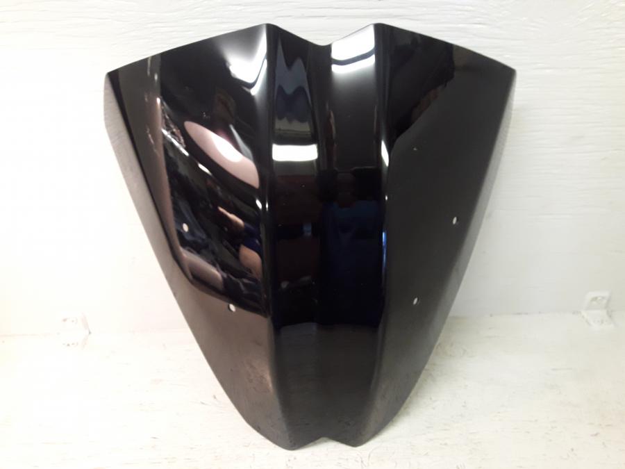 Framsidan på Vindruta från en Kawasaki Z 750 -2010 motorcykel.