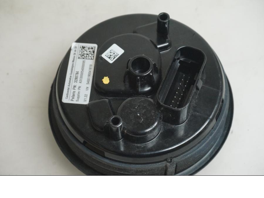 Höger sida på Varvräknare från en Indian Chieftain Dark Horse -2019 motorcykel.