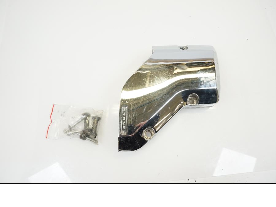 Framsidan på Motorkåpa från en Suzuki VS 800 -1996 motorcykel.