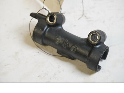 Baksidan på Bromsfördelare från en Kawasaki VN 1500 Classic Tourer -2003 motorcykel.