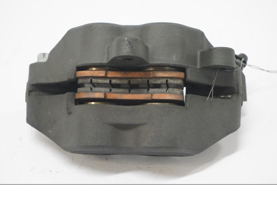 Baksidan på Bromsok från en Kawasaki Z 900 -2019 motorcykel.