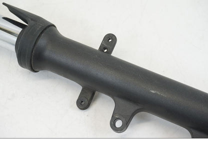 Höger sida på Gaffelben från en Yamaha XSR 700 -2016 motorcykel.