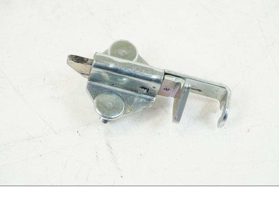 Framsidan på Sadellåsmekanism från en Yamaha MT-09 -2021 motorcykel.