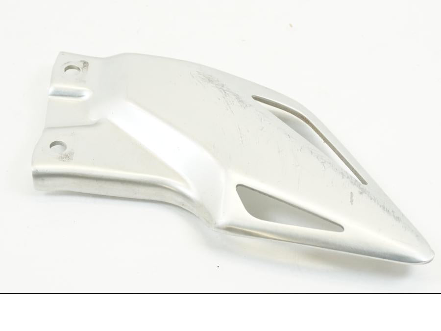 Framsidan på Fotpinnehälskydd från en Honda CBR 1000 RR -2010 motorcykel.