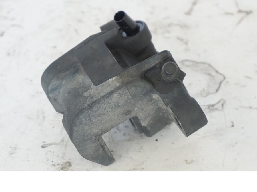 Snett uppifrån på Bromsok från en Honda SH 300 A -2011 scooter.