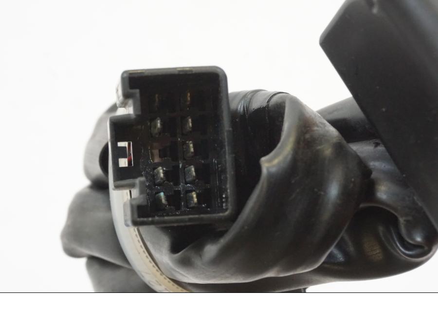 Extrabild1 på Styrelreglage från en Suzuki GSX 1400 -2002 motorcykel.