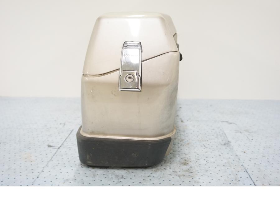 Vänster sida på Sidoväska från en Honda GL 1200 -1987 motorcykel.